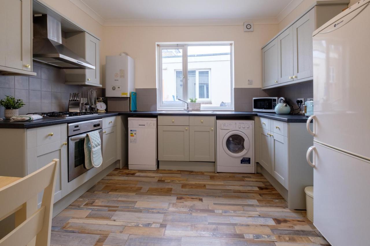 Luxury Living, Stylish Modern Apartment In The Heart Of Ryde Ryde  Εξωτερικό φωτογραφία