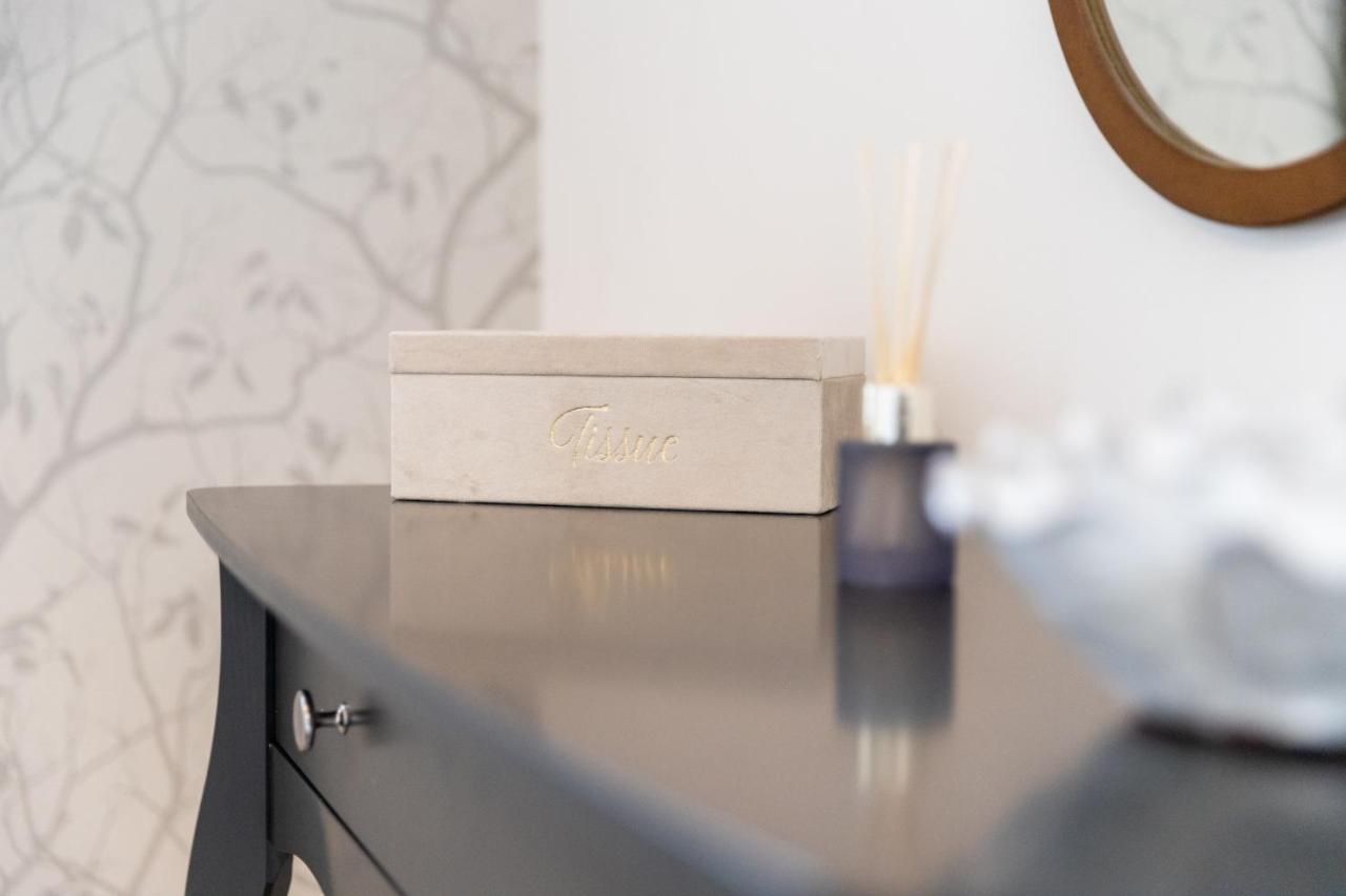 Luxury Living, Stylish Modern Apartment In The Heart Of Ryde Ryde  Εξωτερικό φωτογραφία